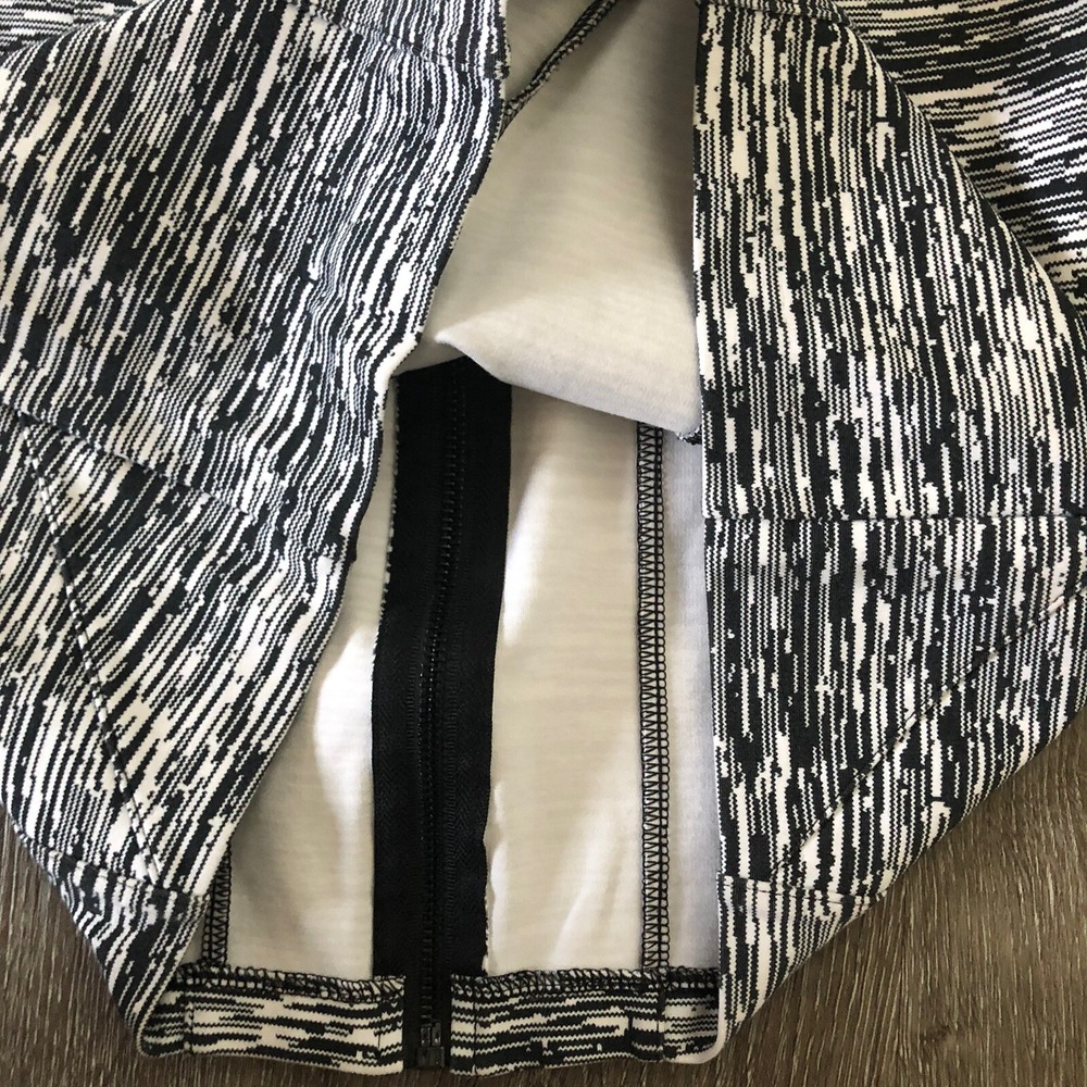 Victorias Secret Black White Abstract Zip Front Strapless Mini Dress sz 2 - Picture 8 of 10